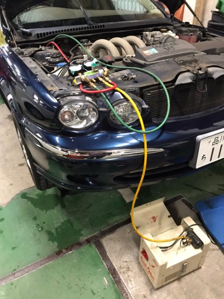 横浜 川崎で車のカーエアコン修理はリトルウイングへ ジャガーのカーエアコン修理 リトルウイング 車のエアコン修理専門店 横浜 川崎の車の エアコン修理 整備はお任せください